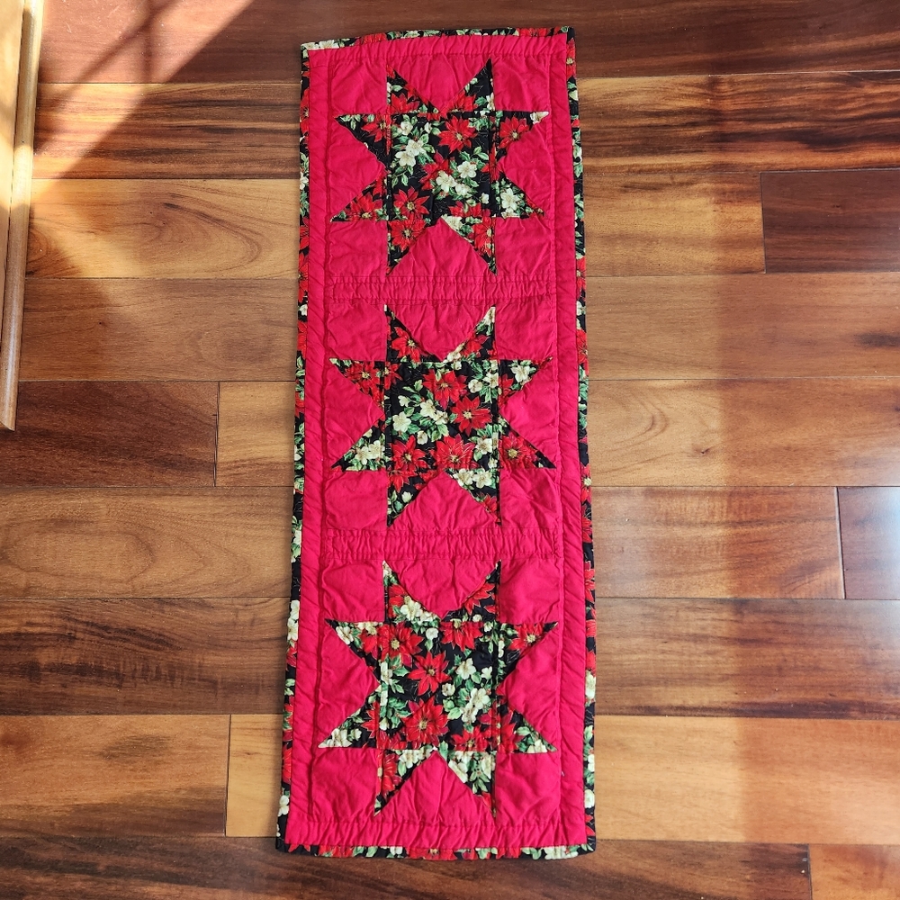 Quilted Poinsettia Star Patchwork Christmas Table Runner